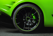 Produzione Italiana di pneumatici senza camera di aria per alte prestazioni durante la guida